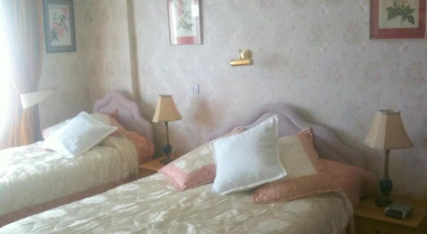 Almond House B&B Единбург Стая снимка