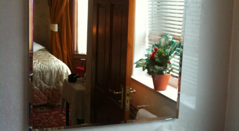 Almond House B&B Единбург Стая снимка